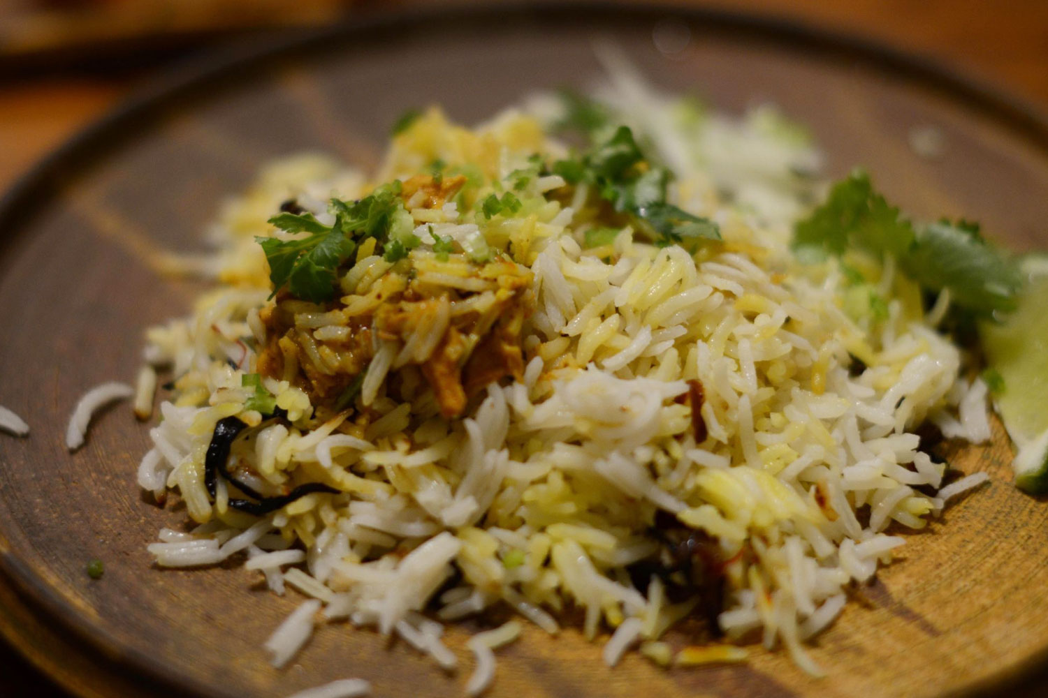 料理雑誌の編集・執筆をしていた経験から自分で料理を作って食べることも多い。最近はカレー作りにハマっている。エリックサウスの稲田俊輔さんのチキンビリヤニのレシピがお気に入り。鶏肉をスパイスでマリネする際にヨーグルトが使われる。ヨーグルトにキュウリなどの野菜を混ぜたインドの漬け物「ライタ」も知られるように、インド料理とヨーグルトの関係は深い。