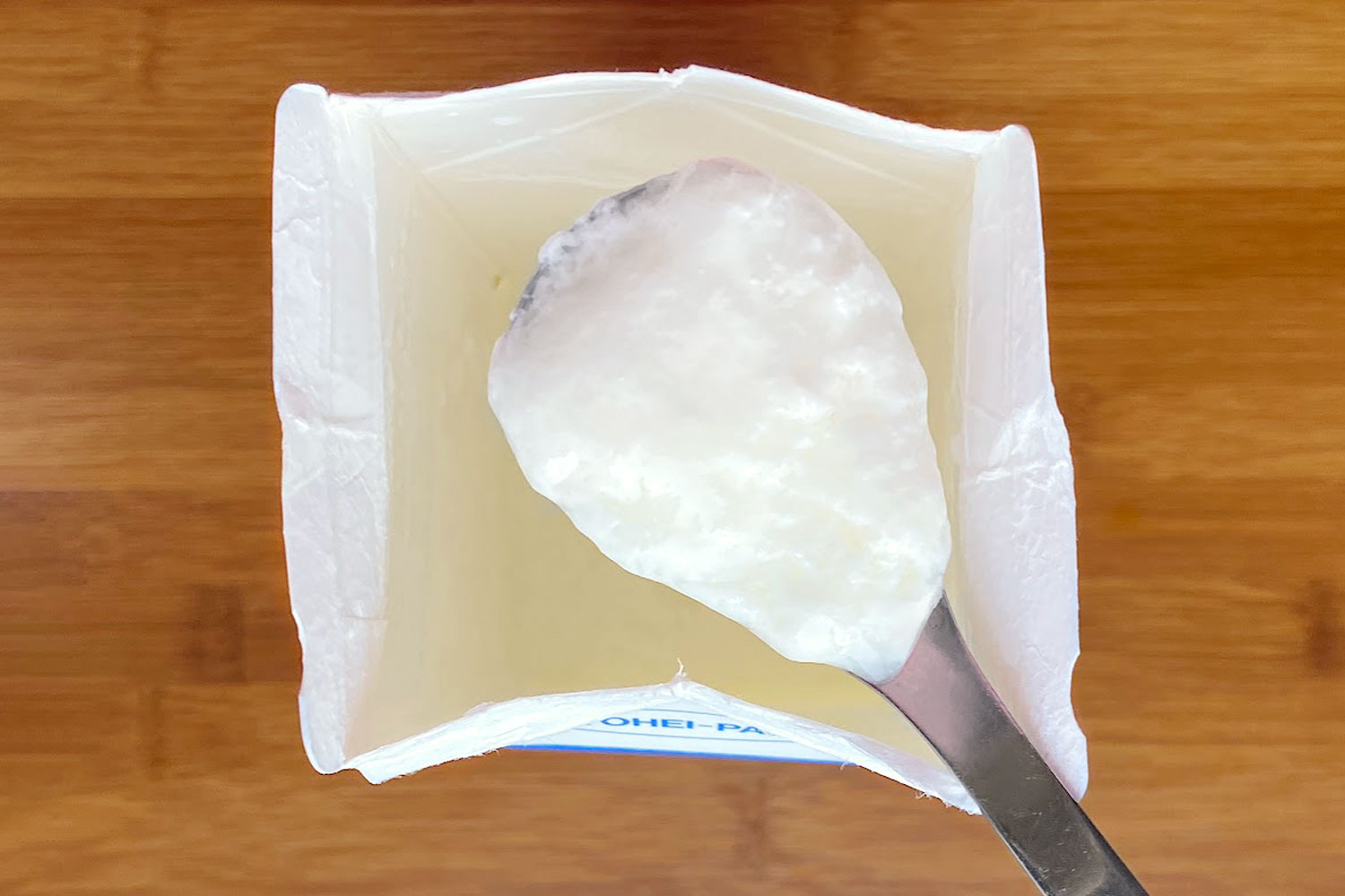 非加熱の低温殺菌牛乳でつくった自家製ヨーグルト。