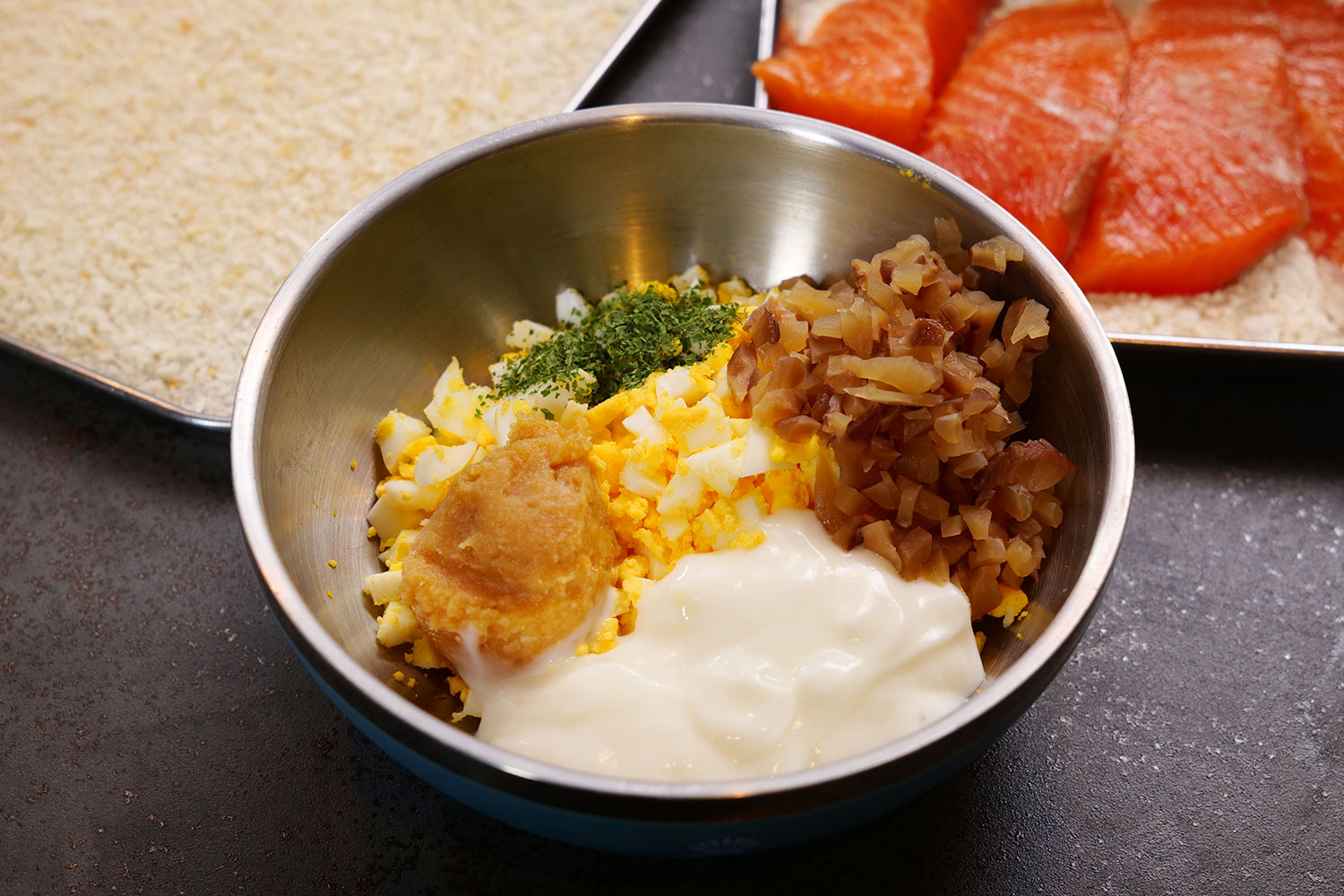 タルタルソースの材料をすべて混ぜる。