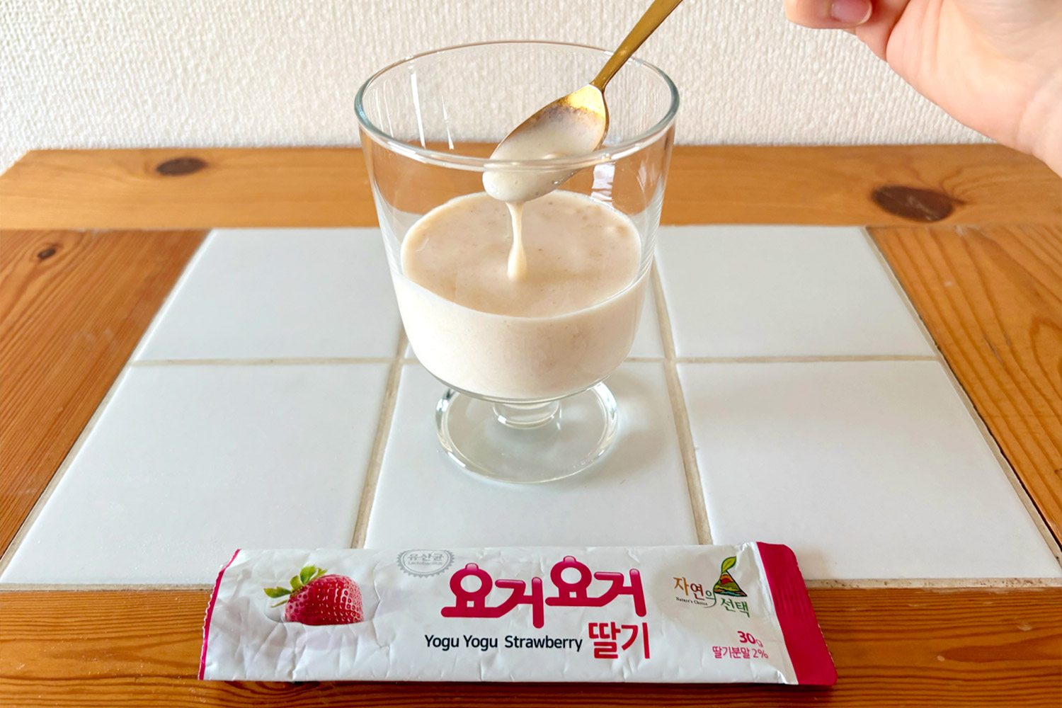 お味は甘酸っぱく、ミルク感あふれるヨーグルト。
