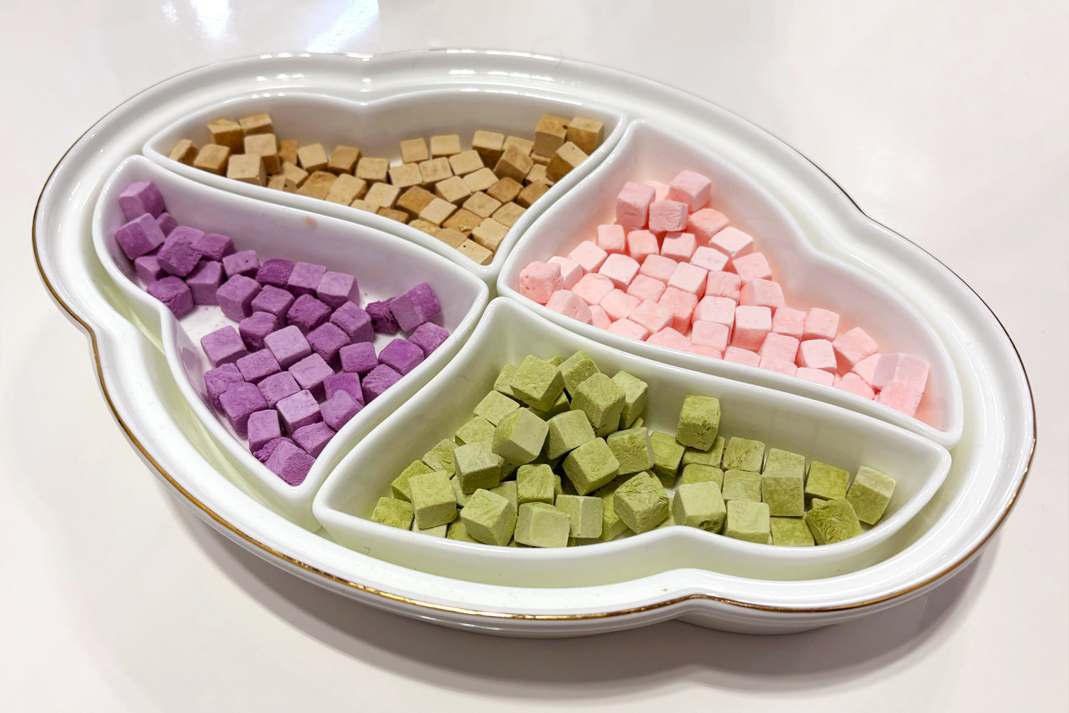 ブルーベリーやいちごなどの既存商品に加え、FOODEXでは日本人向けに抹茶やワサビなども用意されていました。
