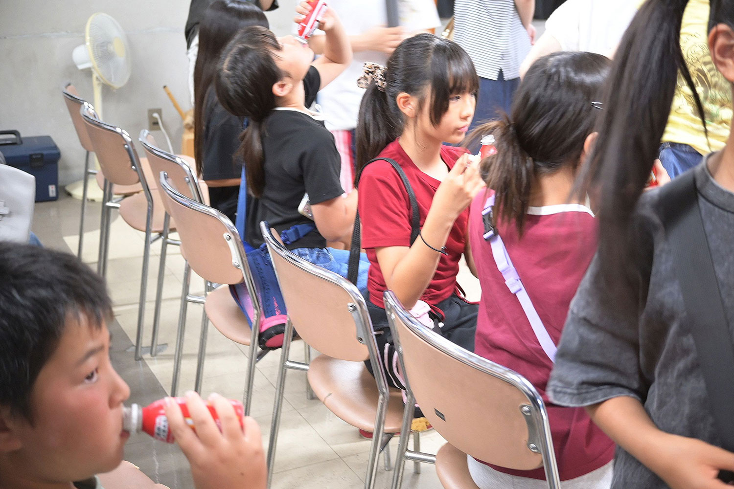 「おいしい！」とゴクゴク飲む子どもたち